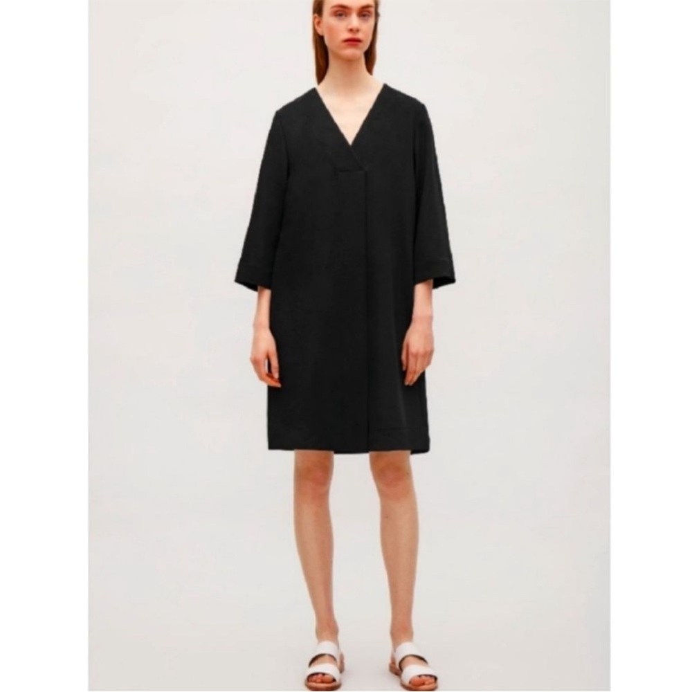 COS Crossover V-neck Dress with Pockets a-line black smock